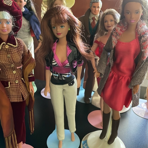 Barbie Dolls Spanish Dancer, Austrian Mountaineer, California Girl, AA Model - Picture 3 of 6